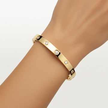 18K 10 Diamonds Love Bracelet Radiant