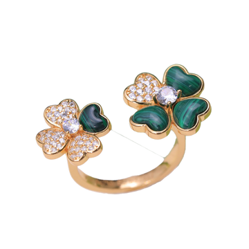 Roostick Cosmos Between The Finger Diamond Ring