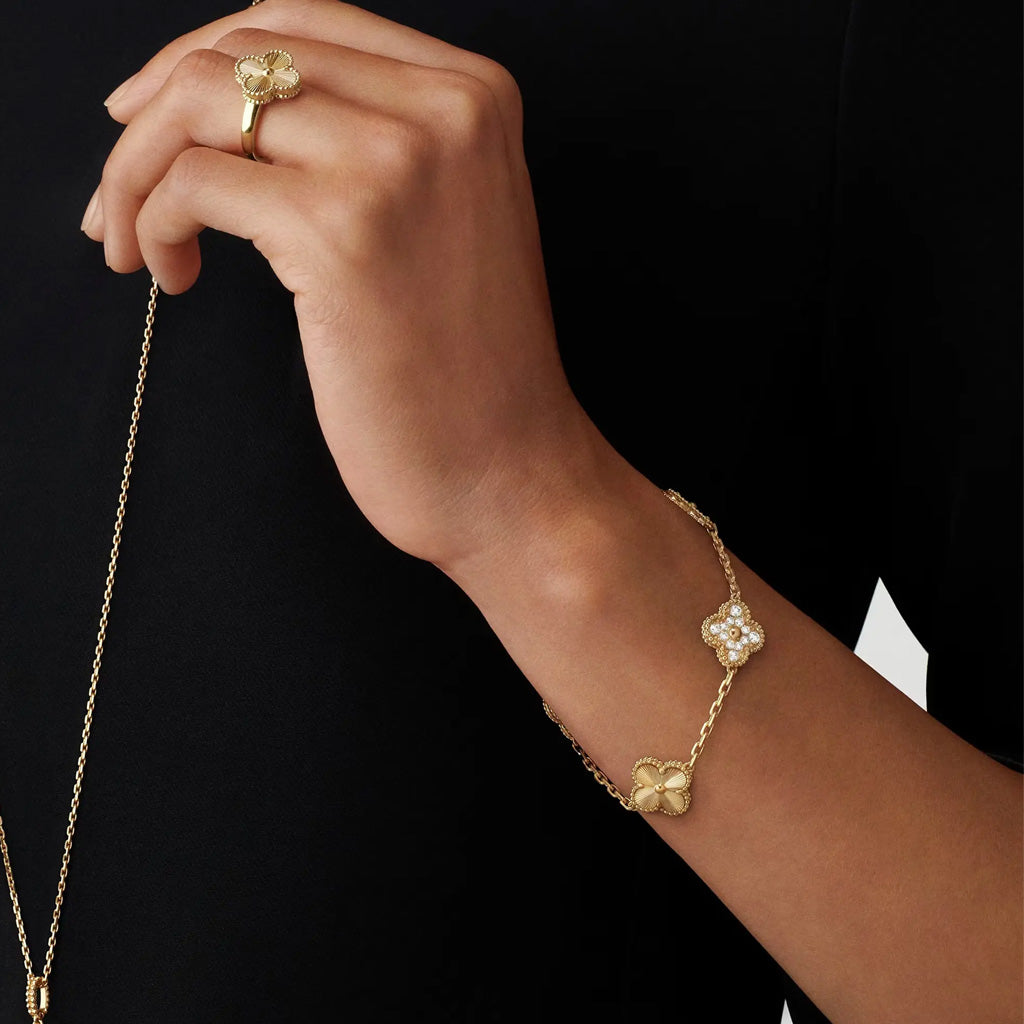 Vintage Alhambra Five Motifs Diamonds Clover Bracelet