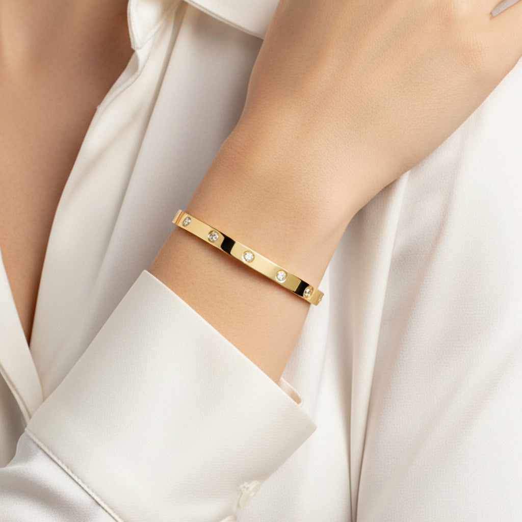 10 Diamonds Love Bracelet