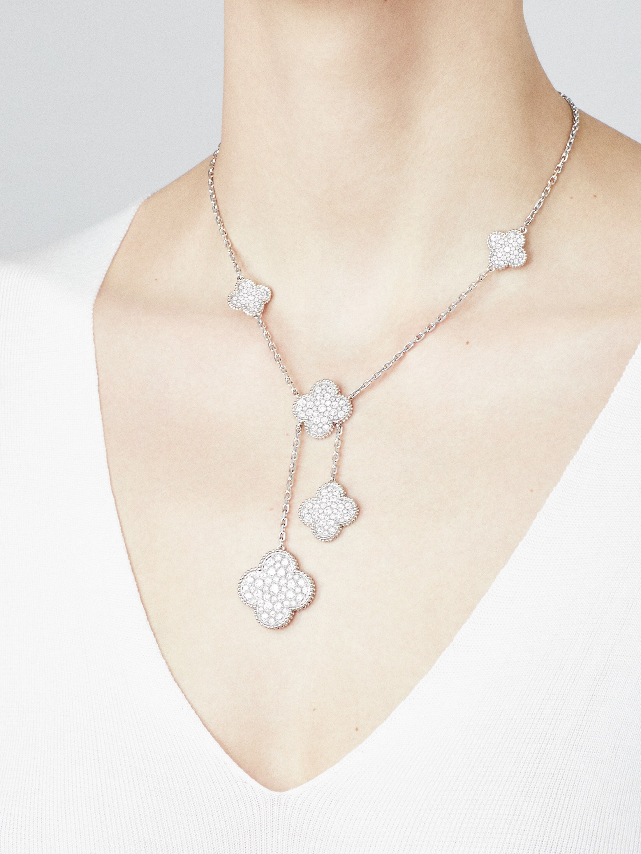 Roostick Magic Alhambra Six Motifs Diamonds Necklace