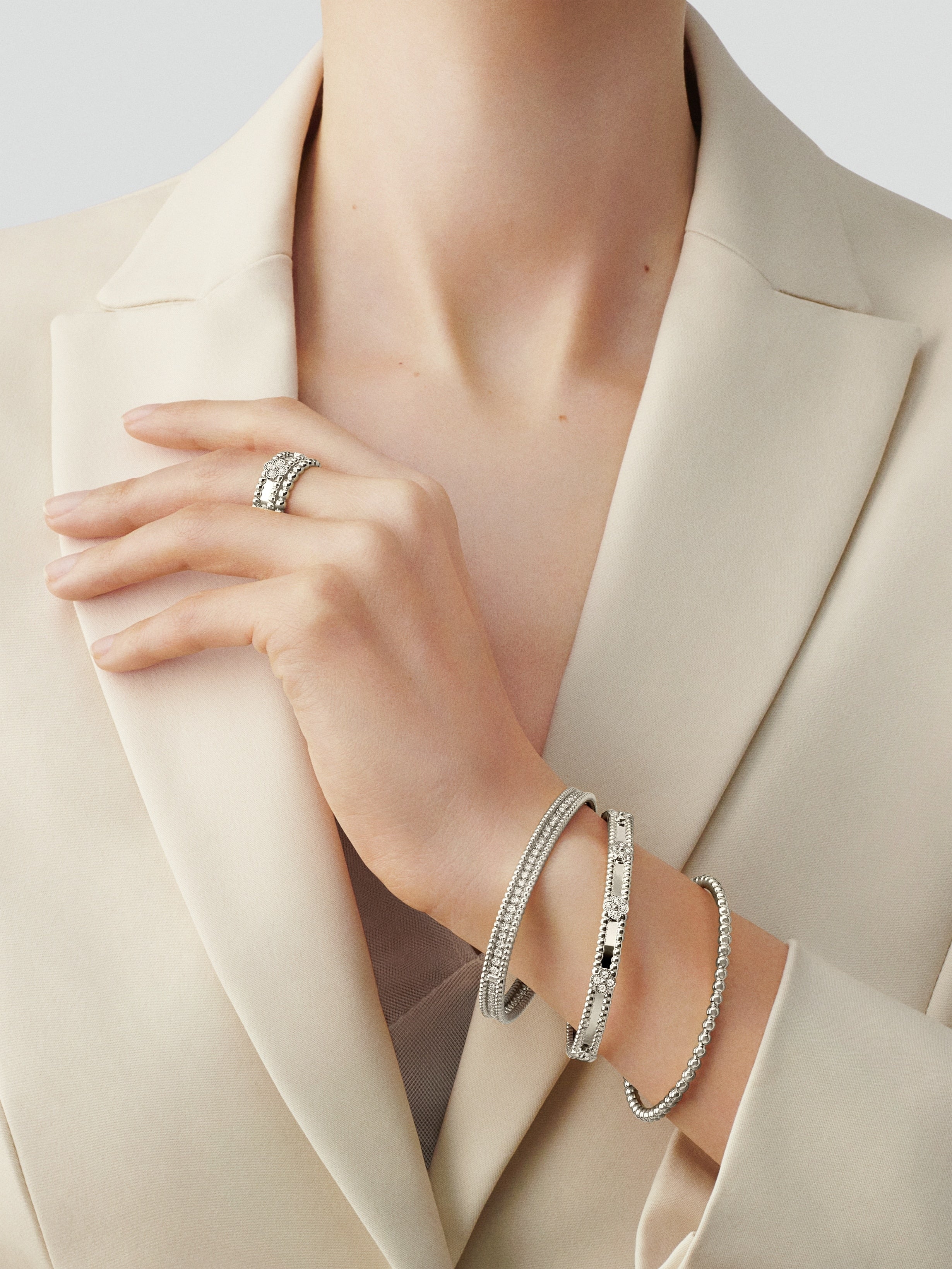 Roostick White Gold Perlée Bracelet