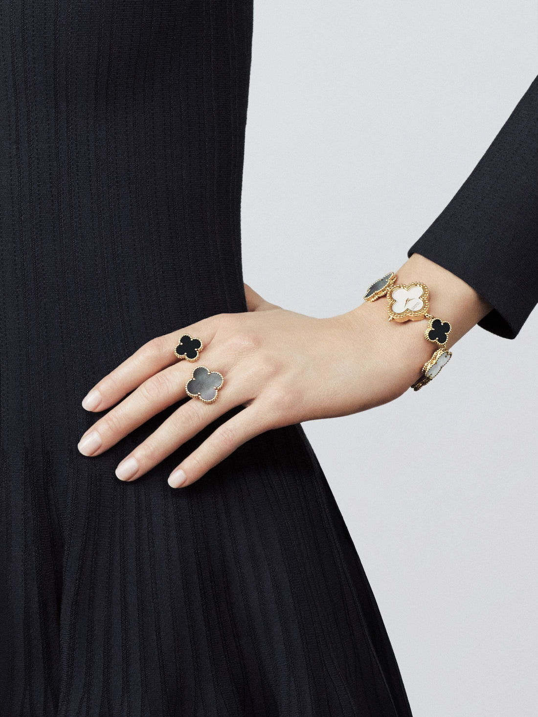 18K Magic Alhambra Ring
