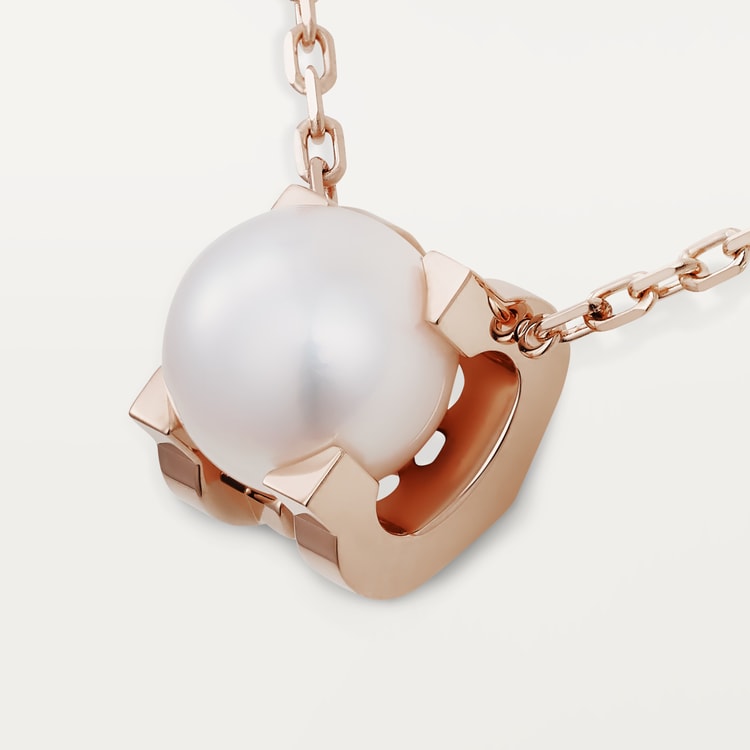 Roostick C De Pearl Necklace