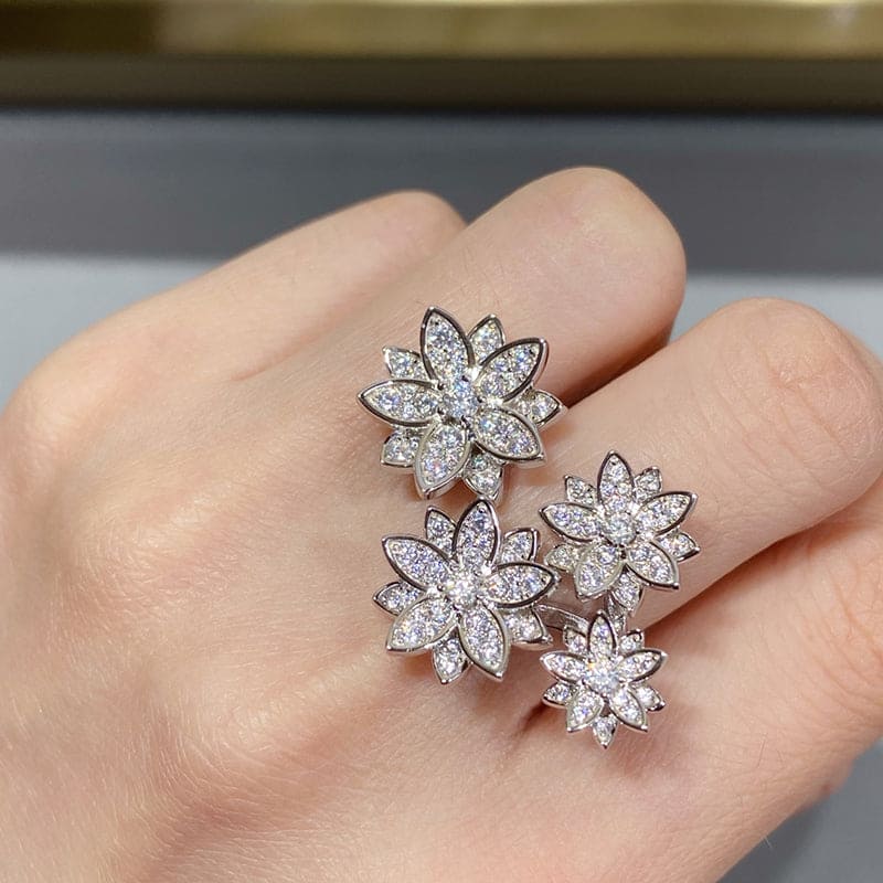 Roostick Lotus Four Flowers Ring