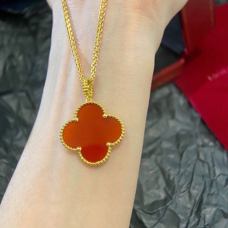Roostick Magic Alhambra One Motifs Carnelian Clover Necklace