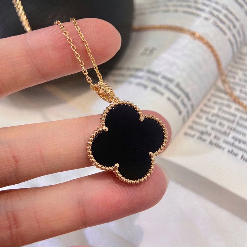 Roostick Magic Alhambra One Motifs Black Clover Necklace