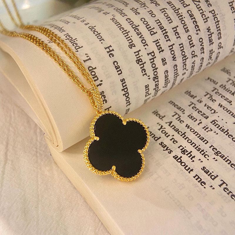Roostick Magic Alhambra One Motifs Black Clover Necklace