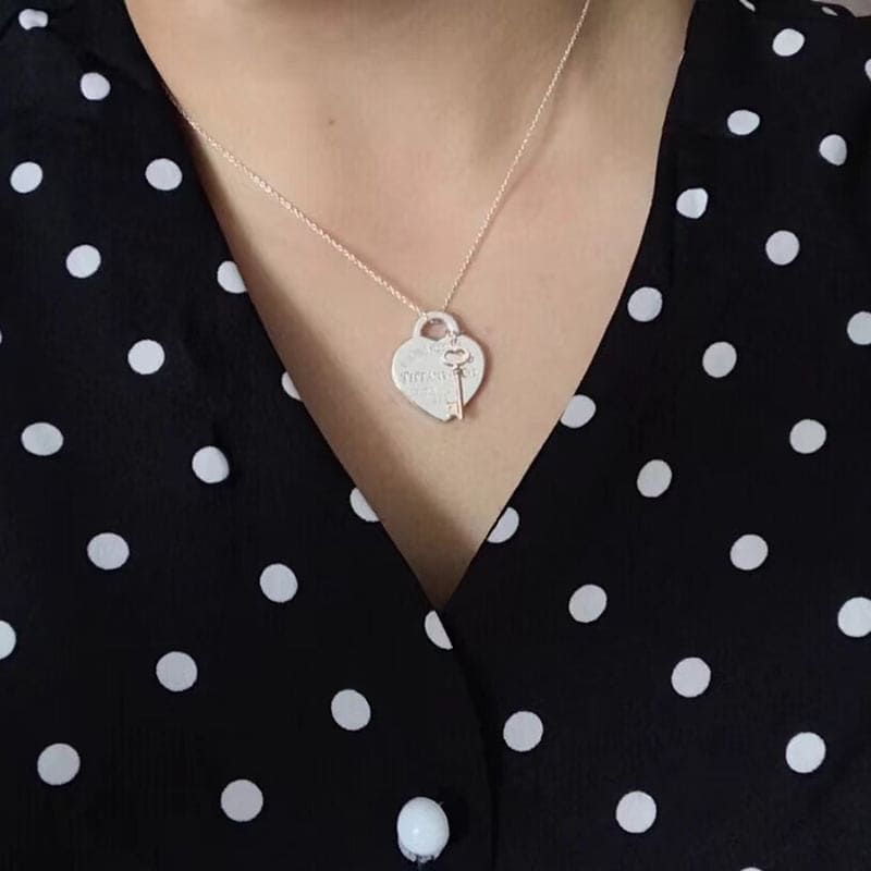 Roostick 18K Return to T Heart & Key Necklace