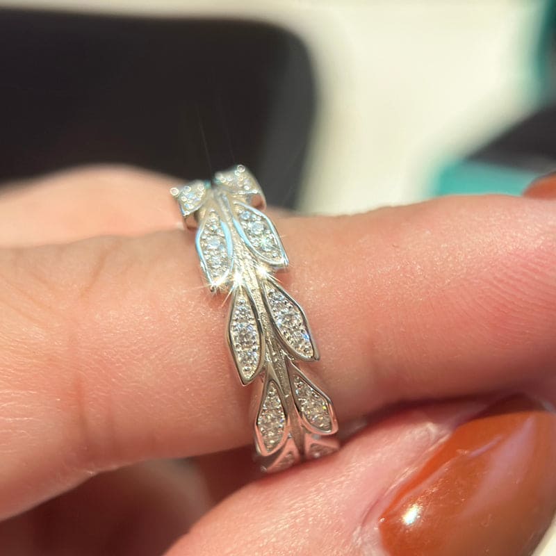 Roostick White Gold Victoria Vine Ring