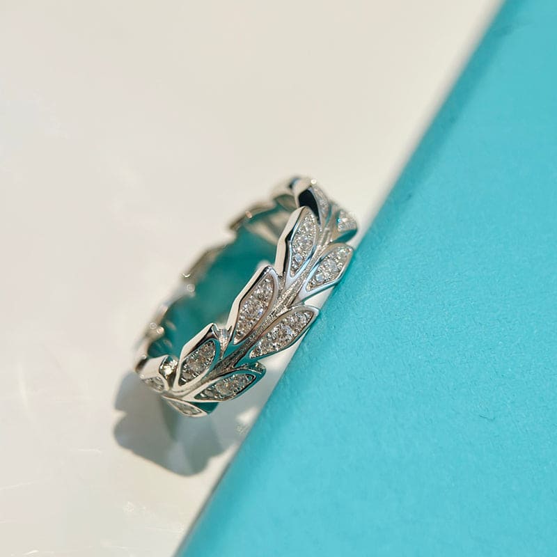 Roostick White Gold Victoria Vine Ring