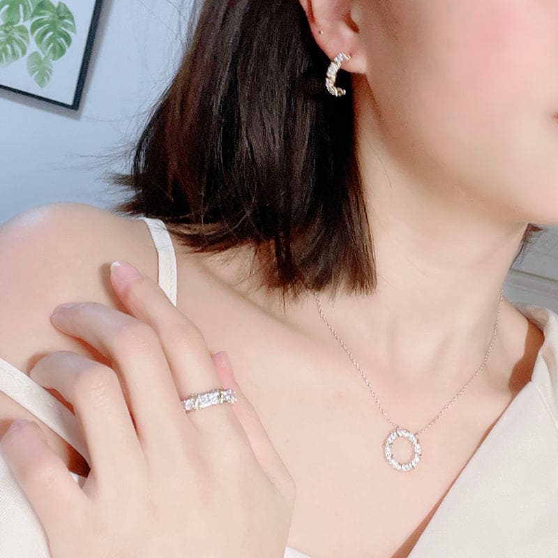 Roostick T Schlumberger Eighteen Stone Ring