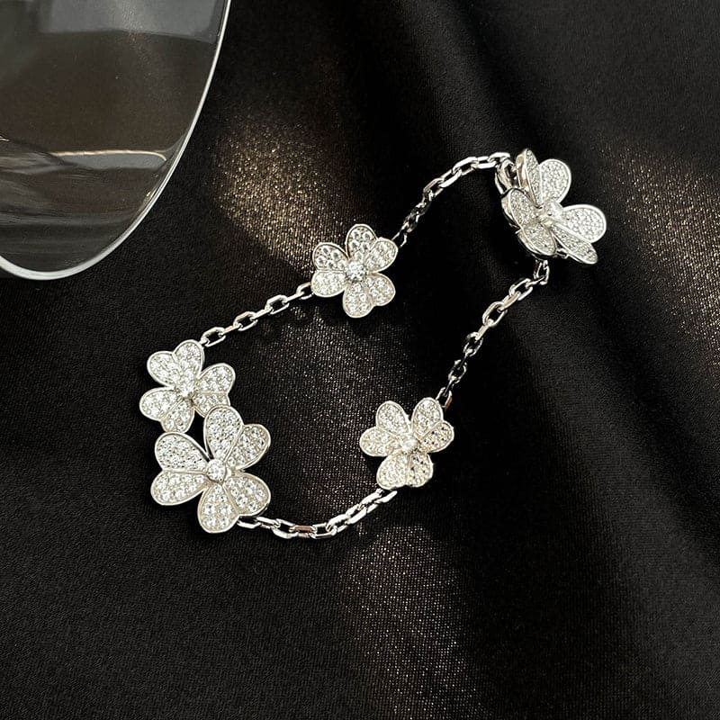 Roostick Frivole 5 Flowers Diamonds Clover Bracelet