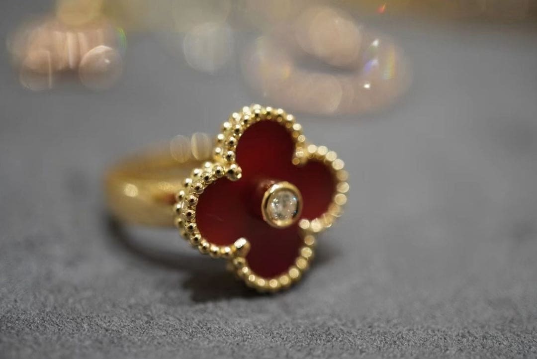 Roostick Vintage Alhambra Carnelian Ring