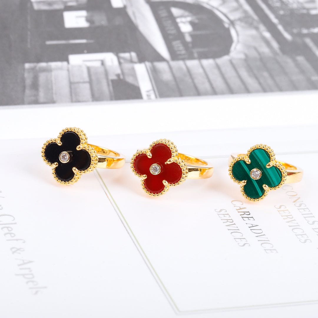 Roostick Vintage Alhambra Malachite Ring