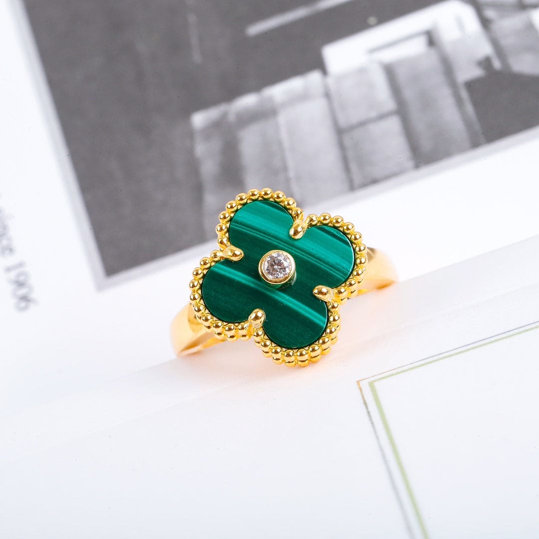 Roostick Vintage Alhambra Malachite Ring