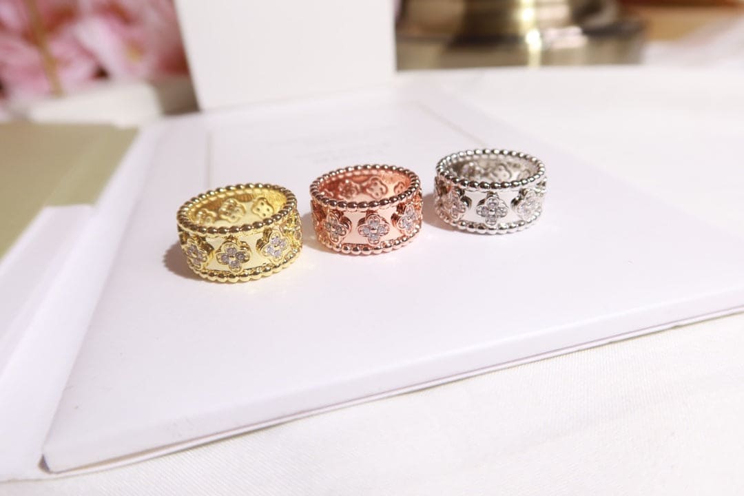 Roostick Perlée Clovers Ring