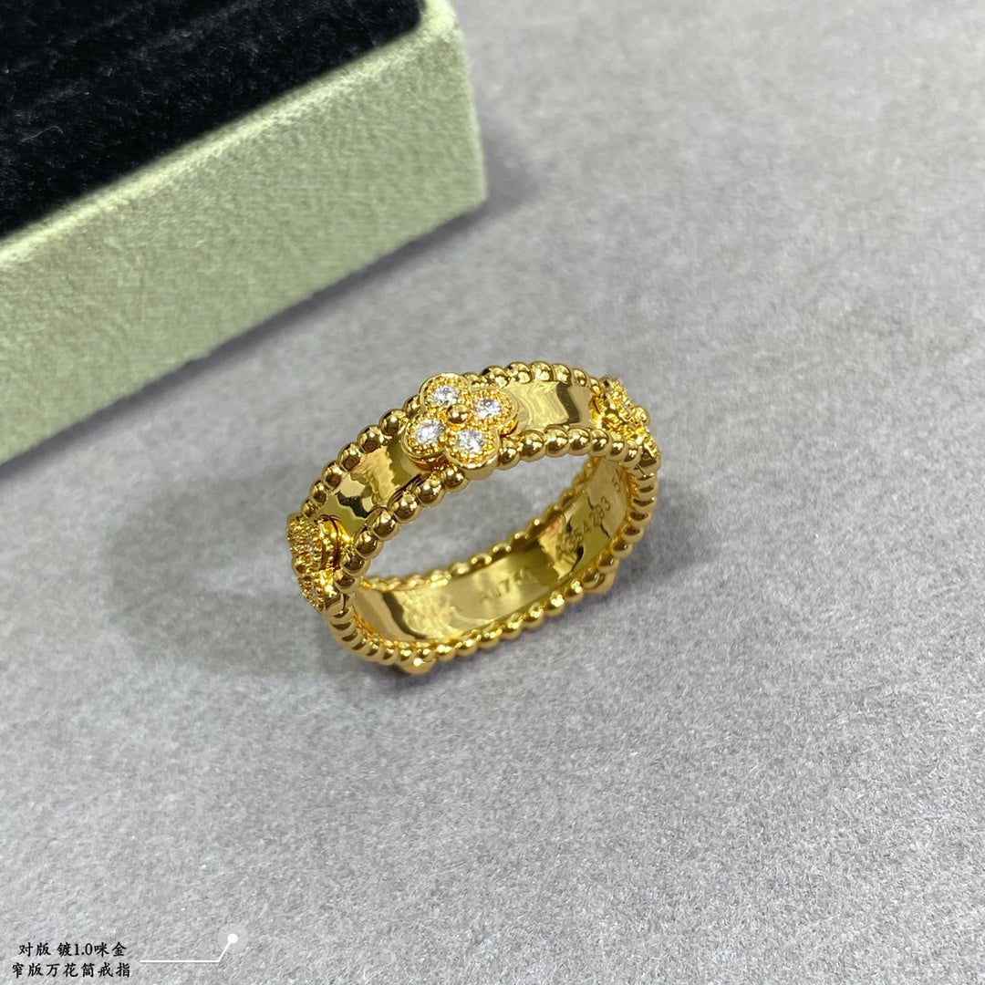 Roostick Wide Clovers Perlée Ring