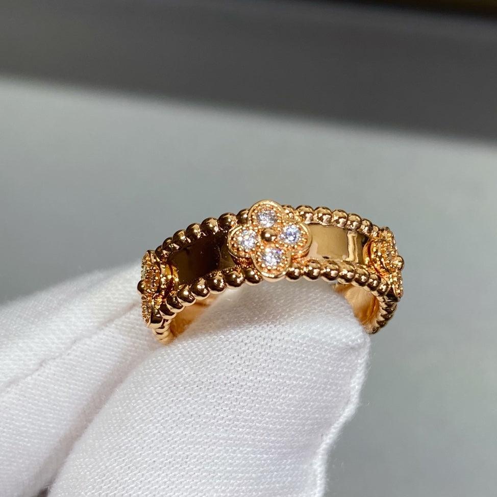 Roostick Wide Clovers Perlée Ring