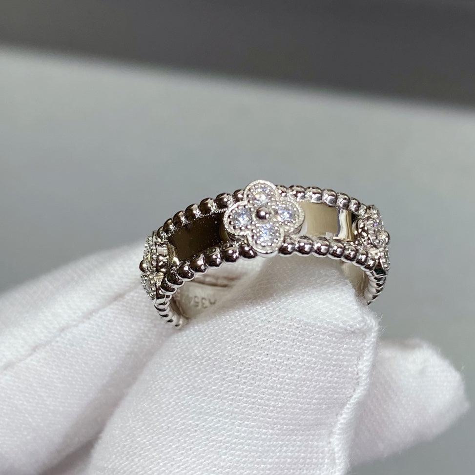 Roostick Wide Clovers Perlée Ring