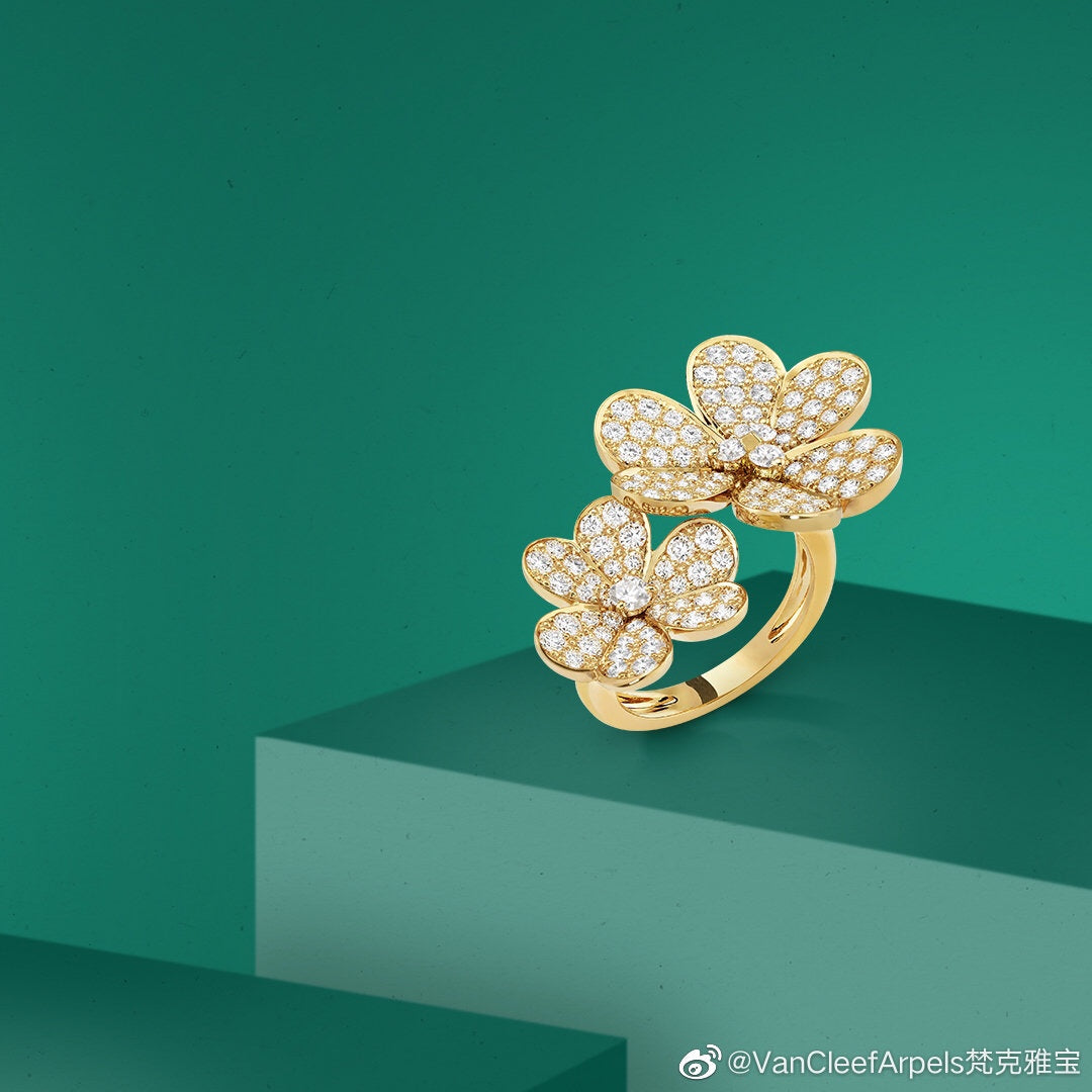 Roostick Frivole Between The Finger Ring