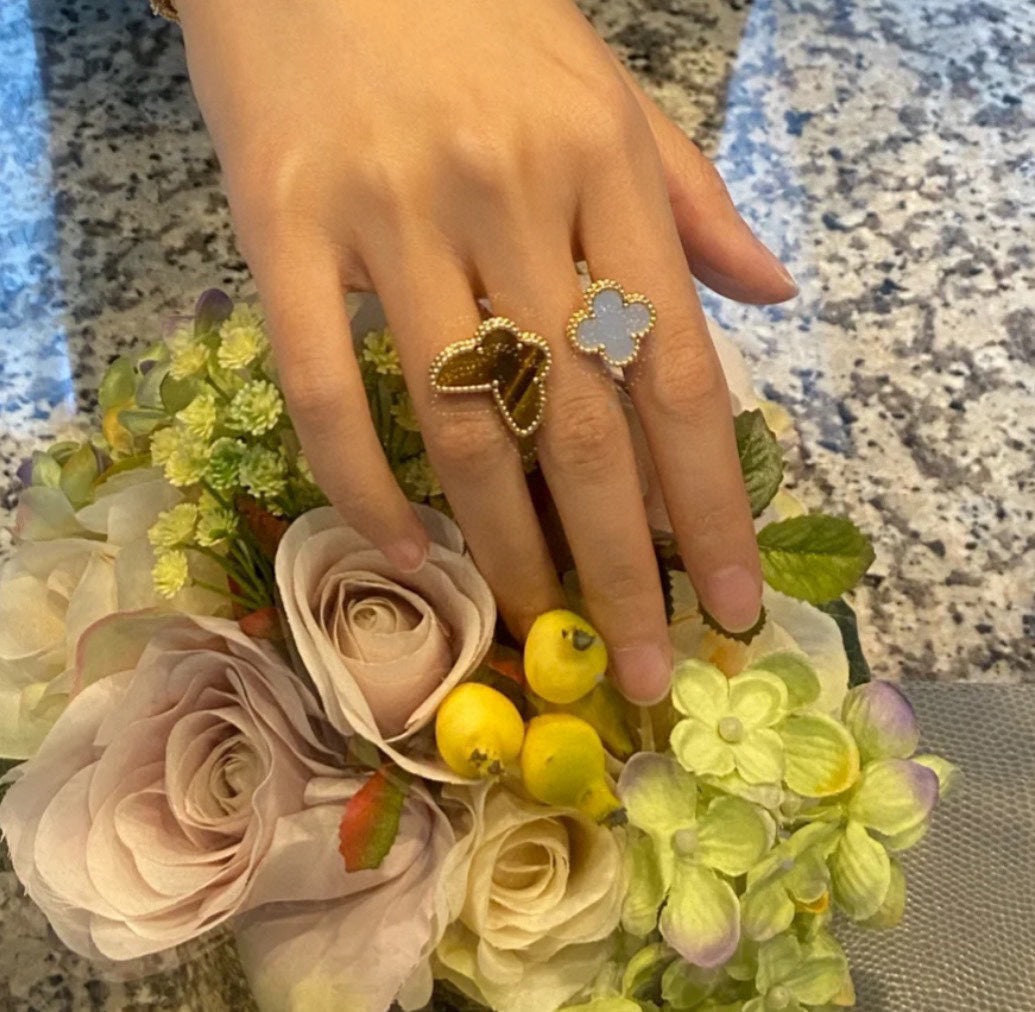Roostick Lucky Alhambra Between The Finger Ring