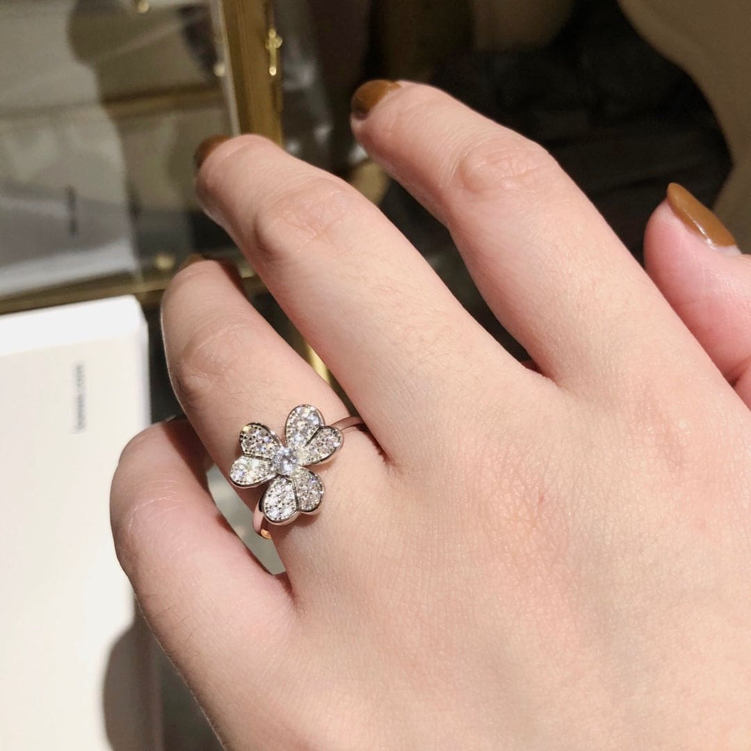 Roostick Frivole Flower Ring