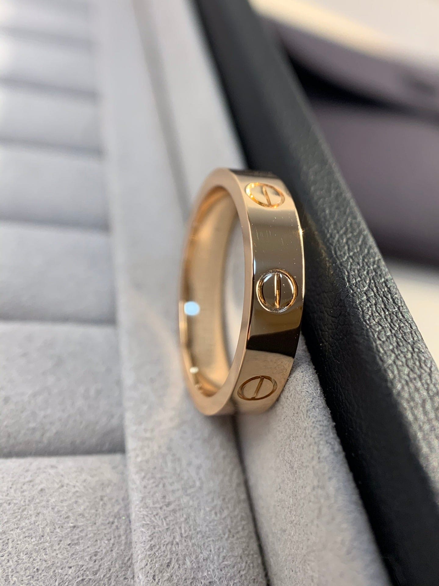 Roostick Mini Love Wedding 4mm Ring