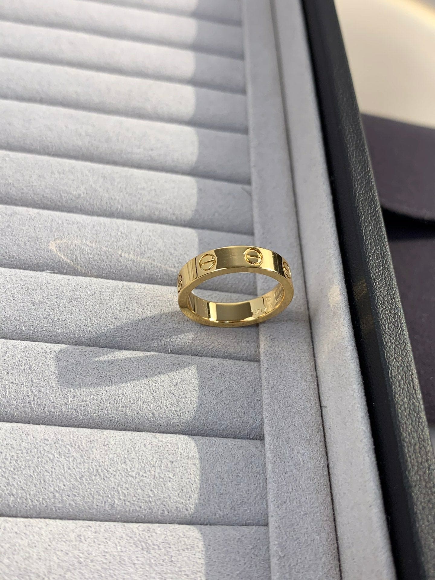 Roostick Mini Love Wedding 4mm Ring