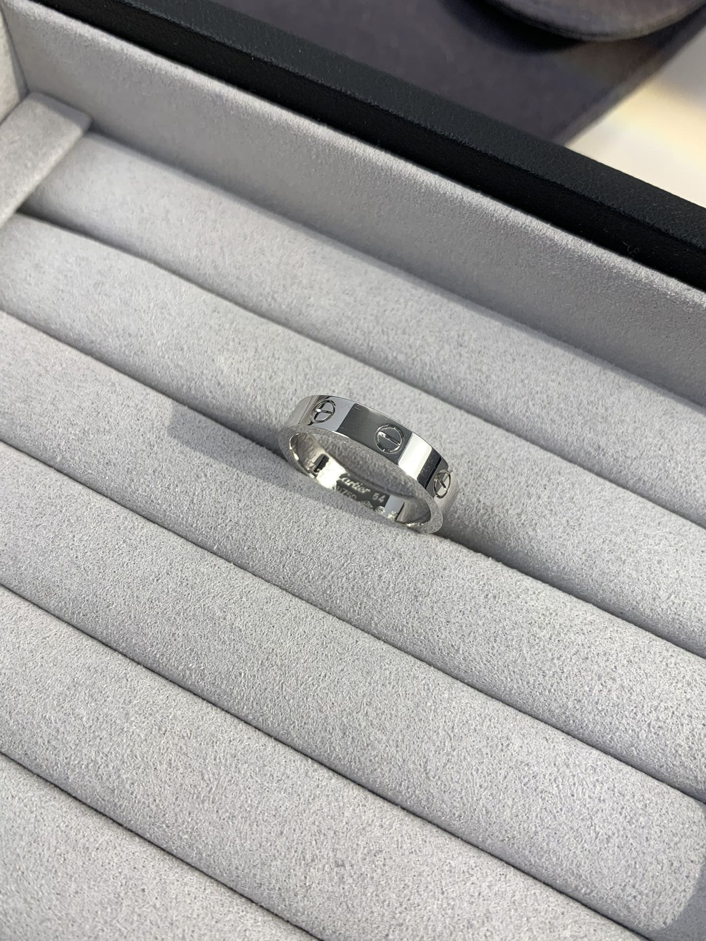 Roostick Mini Love Wedding 4mm Ring