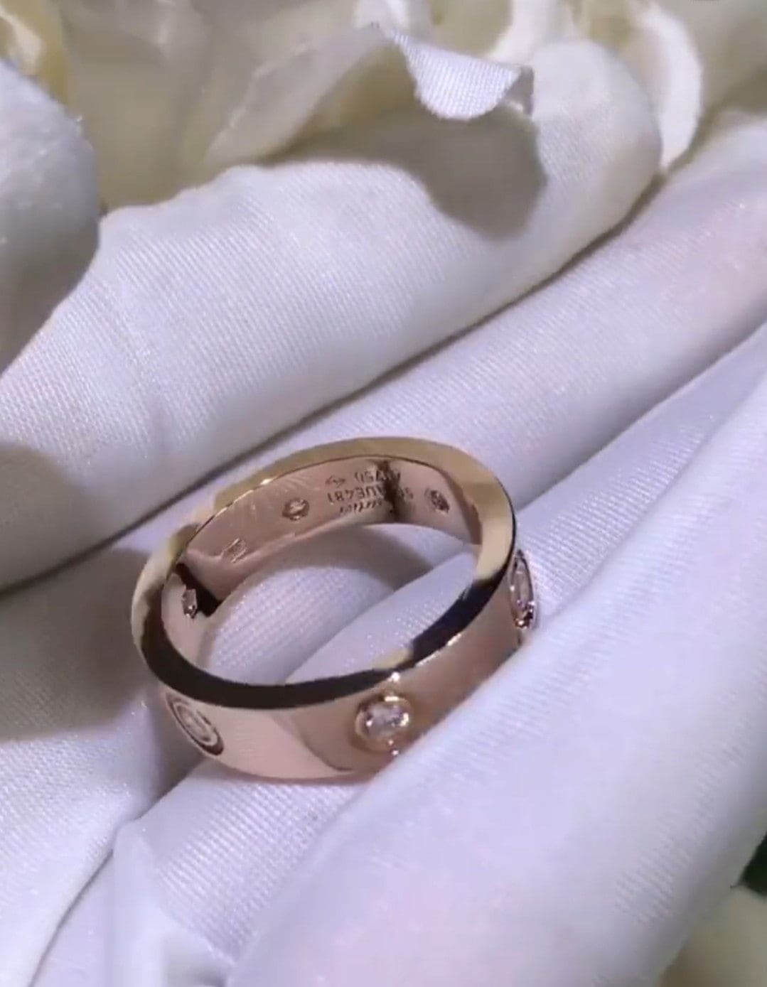 Roostick Love Wedding Eight Diamonds Ring