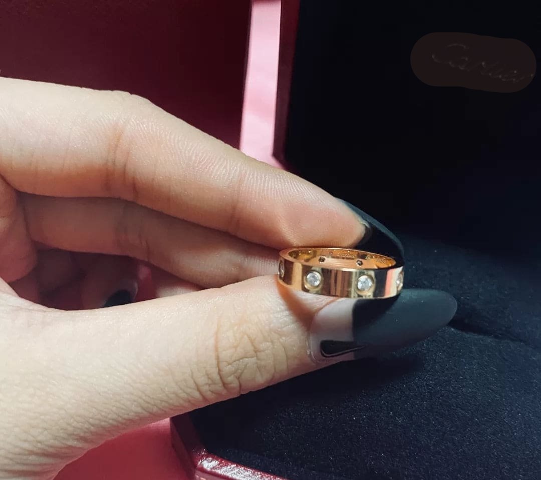 Roostick Love Wedding Eight Diamonds Ring