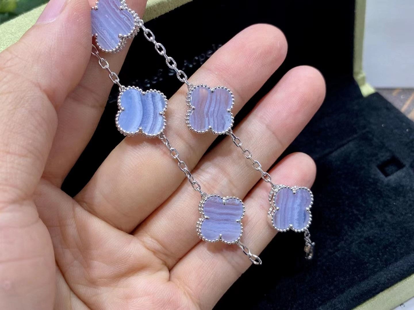 Roostick Vintage Alhambra Chalcedony 10 Motifs Necklace