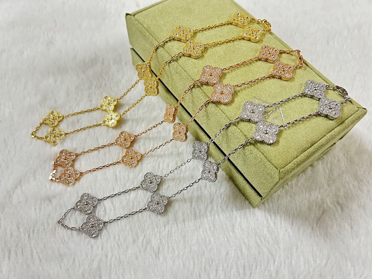 Roostick Vintage Alhambra Diamonds 10 Motifs Necklace