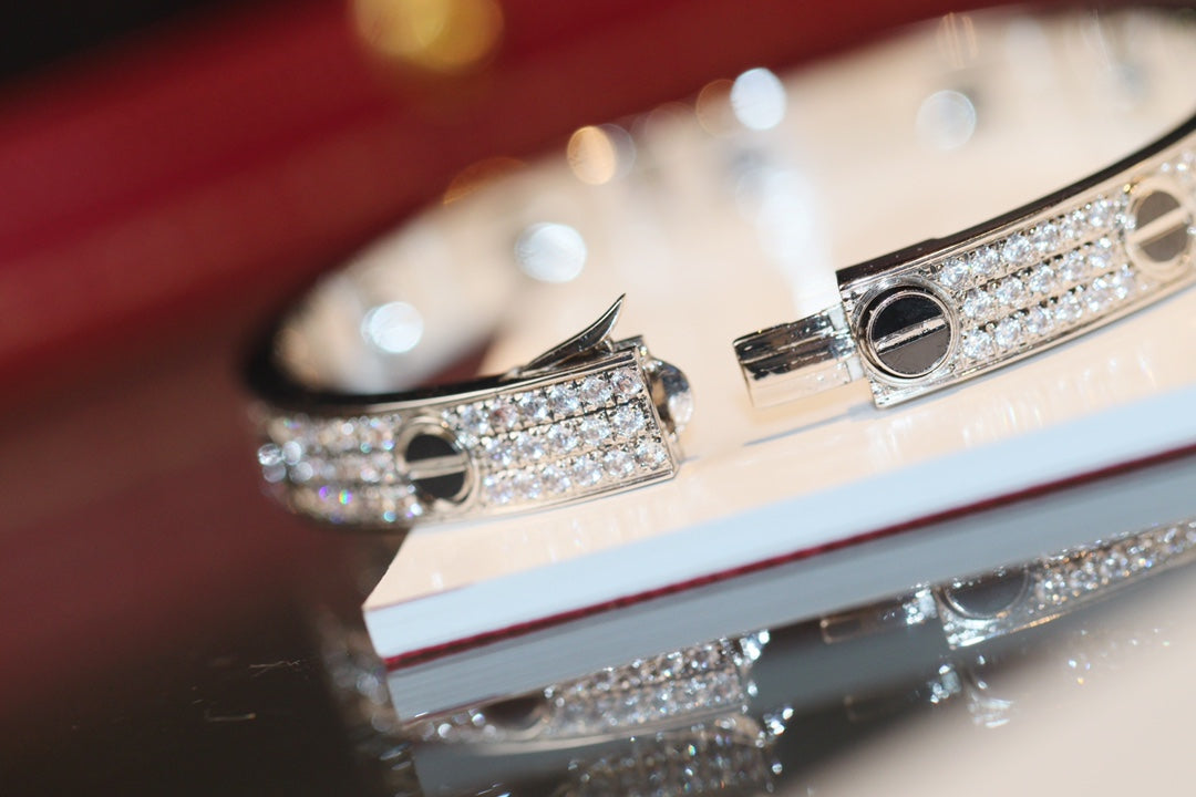 Roostick Diamond-paved Ceramic Love Bracelet