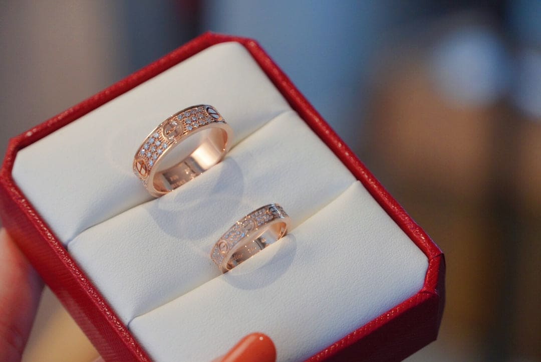 18K Love 6 Diamond Paved Ring