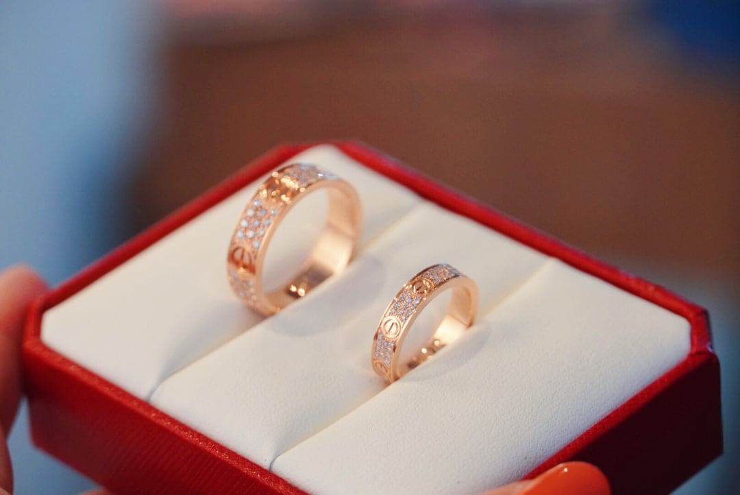 18K Love 6 Diamond Paved Ring