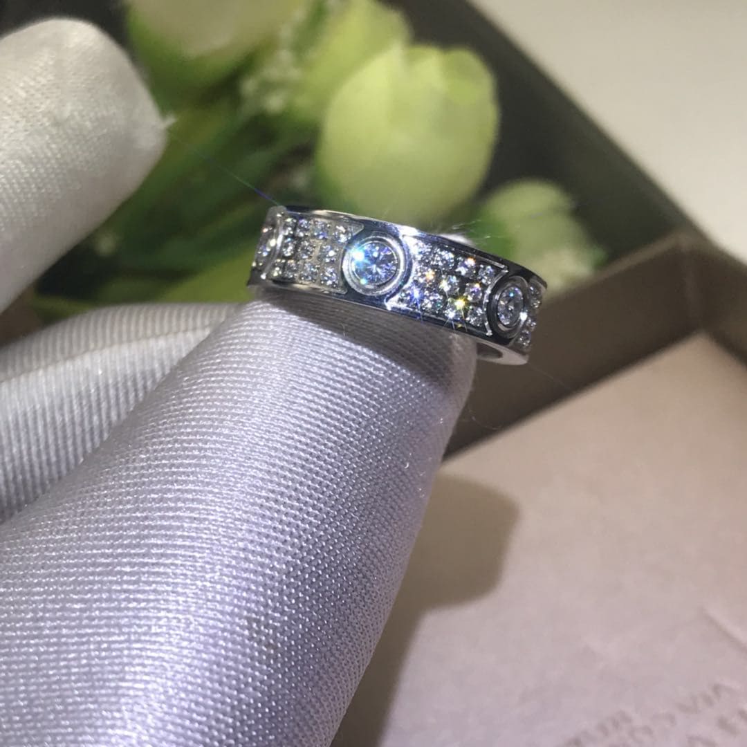 18K Love 6 Diamond Paved Ring