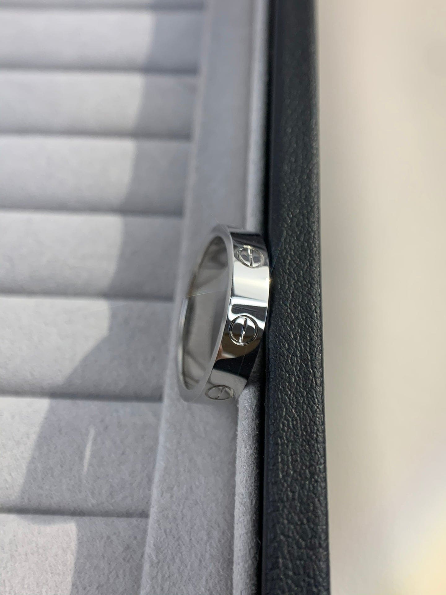 18K Love Classic Ring Timeless Gold Elegance