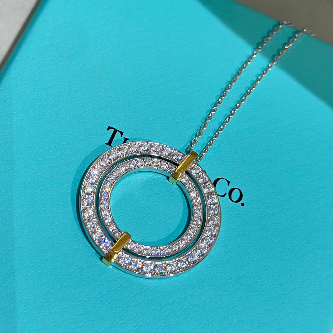Roostick Edge Circle Diamond Pendant Necklace