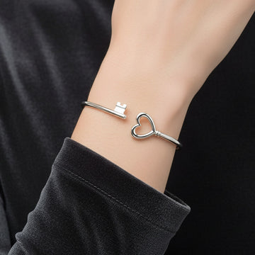 Heart Key Wire Bracelet