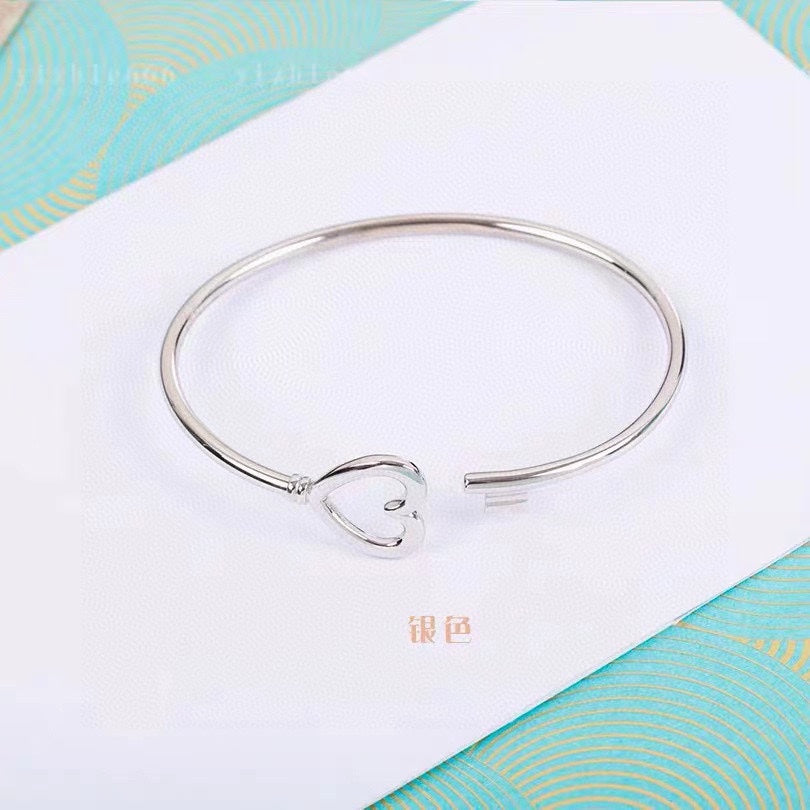 Heart Key Wire Bracelet