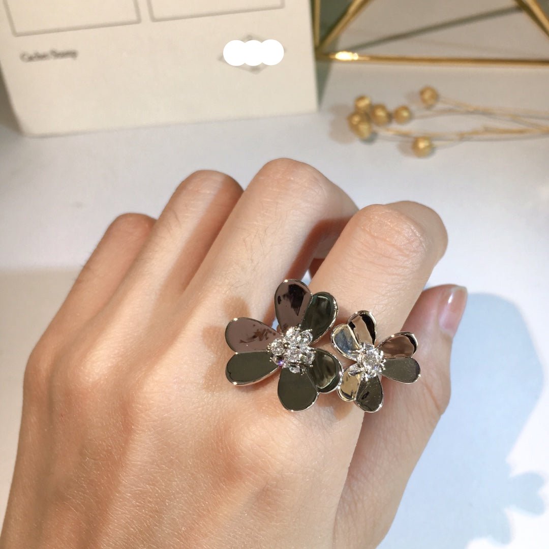 Roostick Diamond Frivole Between The Finger Ring