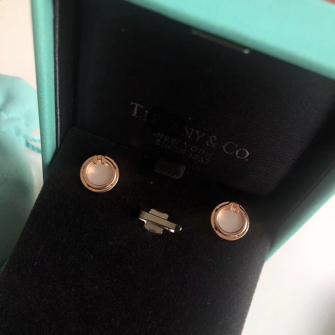 Roostick Mother Of Pearl Circle Earrings