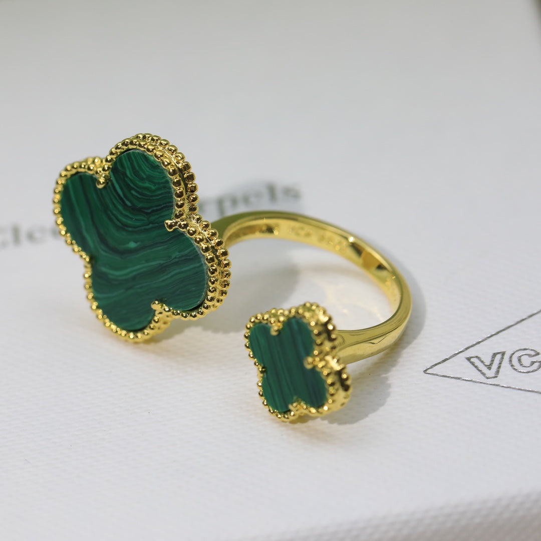 Roostick Magic Alhambra Malachite Clover Ring