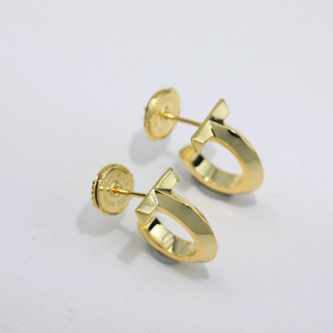 Roostick Plain T Hoop Earrings