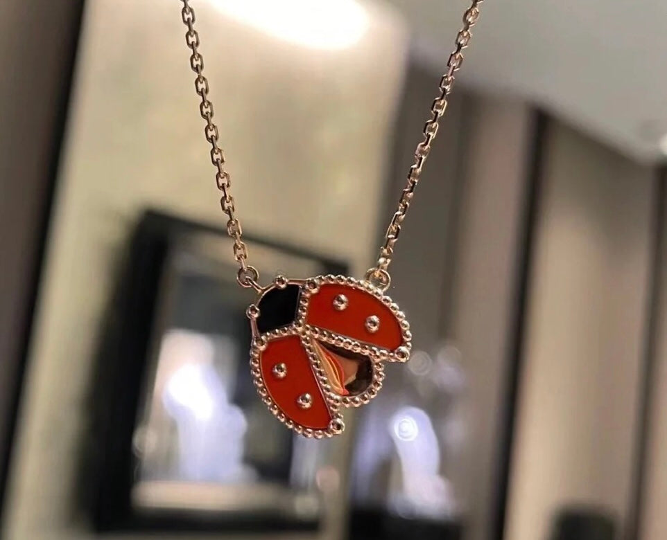 Roostick Lucky Spring Pendant Necklace