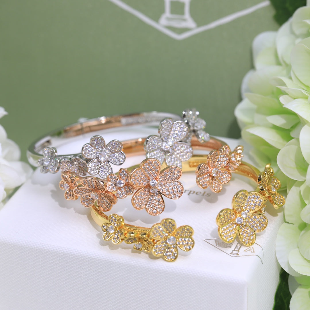 Roostick Frivole Seven Flowers Diamonds Bracelet