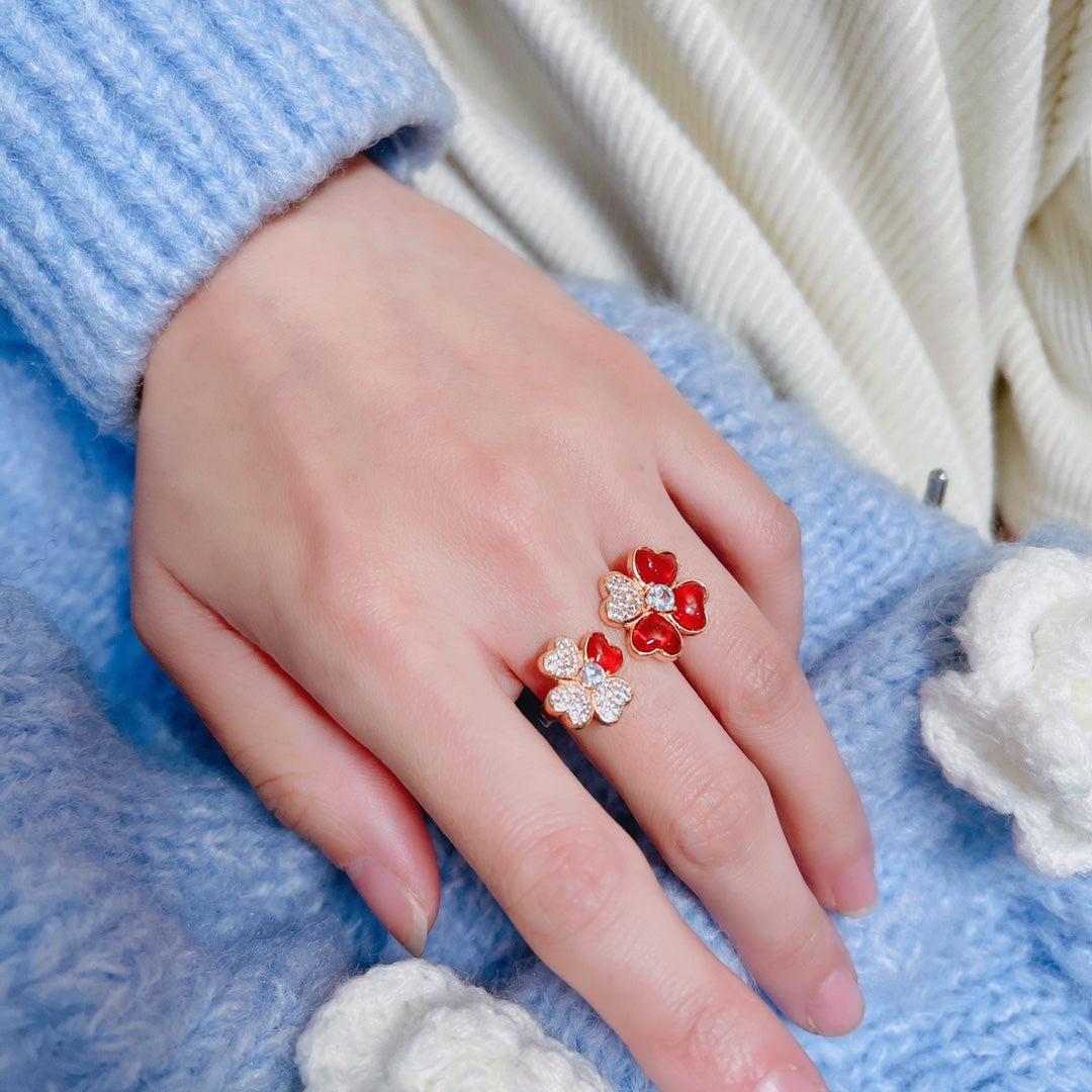 Roostick Cosmos Between the Finger Red Diamond Ring