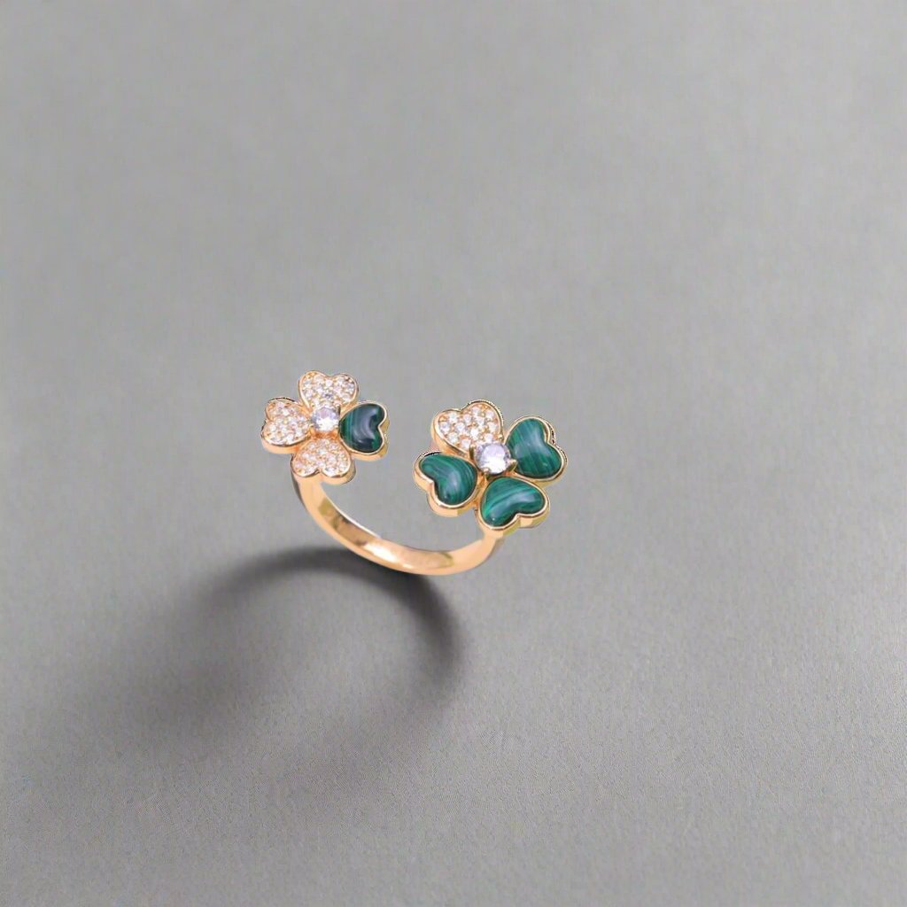 Roostick Cosmos Between The Finger Diamond Ring